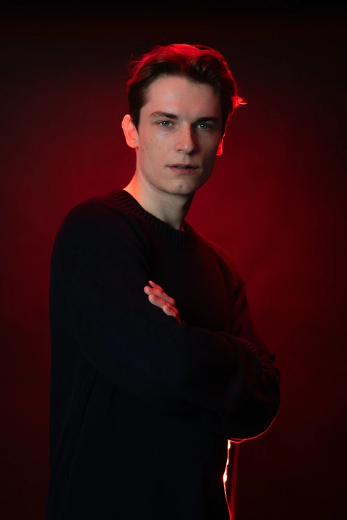 Jakob Kos als Sam